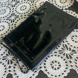 EUC Lou Taylor black patent leather vintage clutch w/gold swivel out mirror